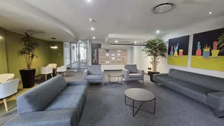 66 Square meter serviced office unit to let