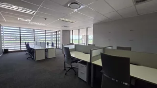 66 Square meter serviced office unit to let