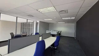 66 Square meter serviced office unit to let
