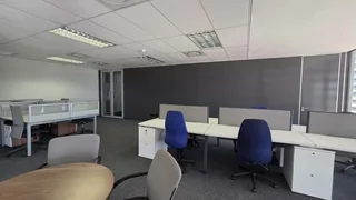 66 Square meter serviced office unit to let