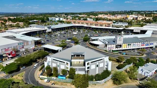 Standard Bank Crossing | Prime Office Space to Let in Fourways