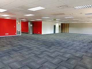 LAKEFIELD OFFICE PARK | WEST AVENUE | DIE HOEWES | CENTURION