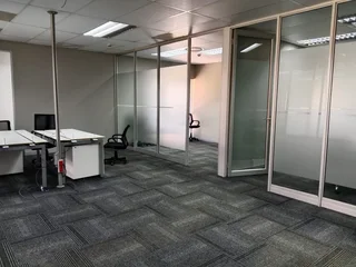 LAKEFIELD OFFICE PARK | WEST AVENUE | DIE HOEWES | CENTURION