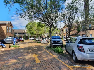 IMAM HARON | OFFICE SPACE TO RENT IN SECURE PARK | CLAREVIEW BUSINESS PARK, CLAREMONT | 125M²