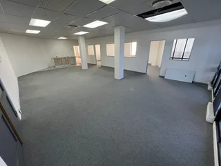 161.75m² Office to Let in Tyger Valley with Balcony