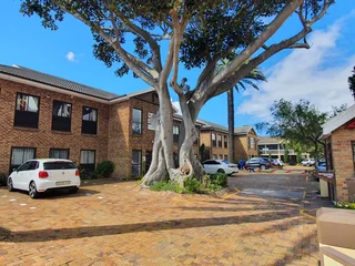 IMAM HARON | OFFICE SPACE TO RENT IN SECURE PARK | CLAREVIEW BUSINESS PARK, CLAREMONT | 125M²