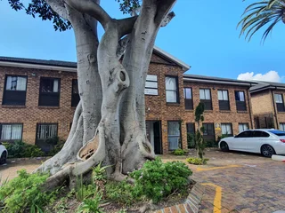 IMAM HARON | OFFICE SPACE TO RENT IN SECURE PARK | CLAREVIEW BUSINESS PARK, CLAREMONT | 125M²