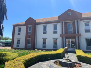 Lords Office Estates | West Avenue | Die Hoewes | Centurion