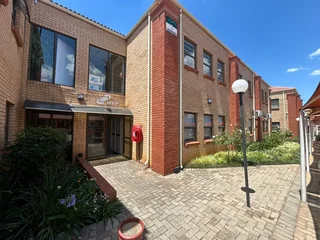 Modern Office for Sale at Bergzicht Office Park, Allens Nek, Roodepoort