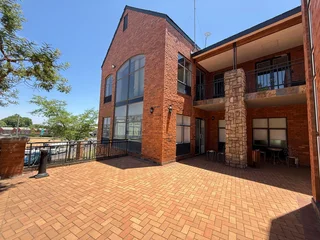 Exceptional Ground-Floor Office To Let in Stonemill Office Park