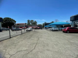 Versatile Workshop To Let Available on Bram Fischer Drive