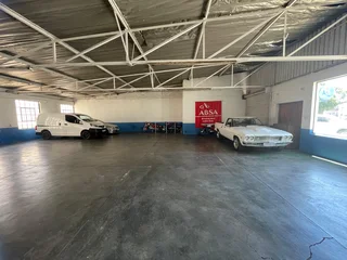 Versatile Workshop To Let Available on Bram Fischer Drive