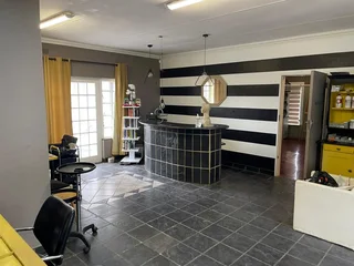 CENTURION | GLOVER AVENUE | DIE HOEWES