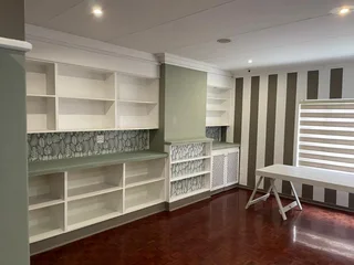 CENTURION | GLOVER AVENUE | DIE HOEWES