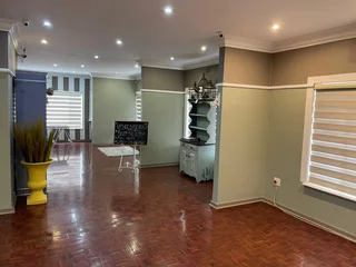 CENTURION | GLOVER AVENUE | DIE HOEWES