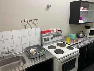 CENTURION | GLOVER AVENUE | DIE HOEWES