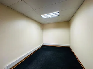 Modern First-Floor Office Space to Let in Gemstone Office Park, Brackenhurst