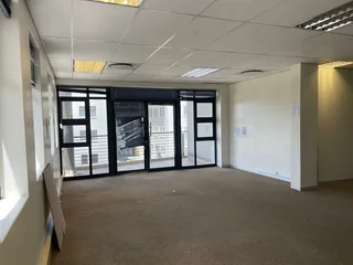 CROSSWAY OFFICE PARK | LENCHEN AVENUE | DIE HOEWES | CENTURION