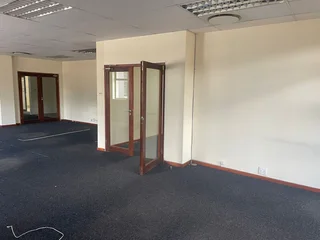 CROSSWAY OFFICE PARK | LENCHEN AVENUE | DIE HOEWES | CENTURION