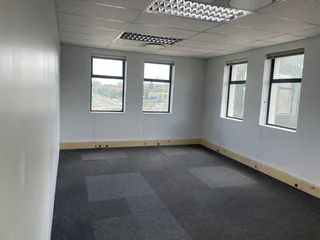 CROSSWAY OFFICE PARK | LENCHEN AVENUE | DIE HOEWES | CENTURION