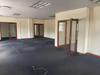 CROSSWAY OFFICE PARK | LENCHEN AVENUE | DIE HOEWES | CENTURION