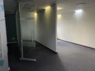 CROSSWAY OFFICE PARK | LENCHEN AVENUE | DIE HOEWES | CENTURION