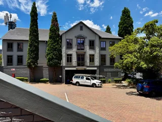Commercial Building to Let in Meadowbrook Office Park, Olivedale, Randburg