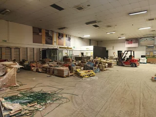 BUILDING TO LET IN PAROW VALLEY | 1,000M²