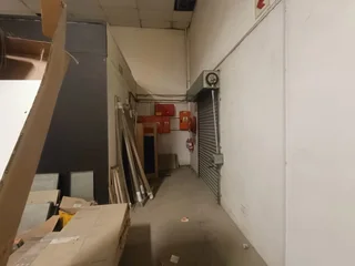 BUILDING TO LET IN PAROW VALLEY | 1,000M²