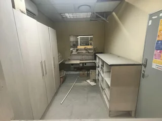 BUILDING TO LET IN PAROW VALLEY | 1,000M²