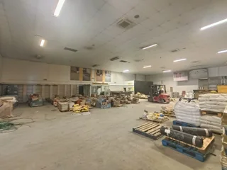 BUILDING TO LET IN PAROW VALLEY | 1,000M²