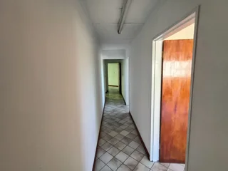 FREE STANDING BUILDING TO LET IN PAROW | 595m²