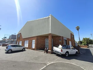 FREE STANDING BUILDING TO LET IN PAROW | 595m²