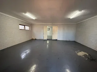 OFFICE/RETAIL SPACE TO LET IN TABLE VIEW | 125m²