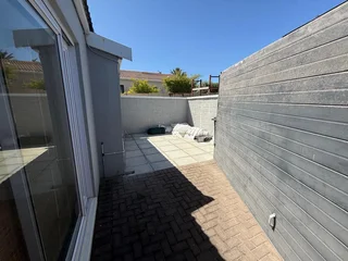 OFFICE SPACE AVAILABLE TO LET IN TABLE VIEW | 110m²