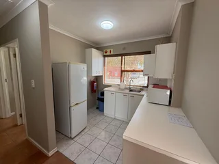 OFFICE SPACE AVAILABLE TO LET IN TABLE VIEW | 110m²