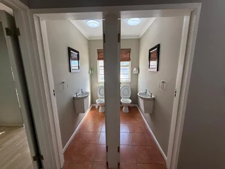 OFFICE SPACE AVAILABLE TO LET IN TABLE VIEW | 110m²