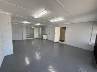 OFFICE/RETAIL SPACE TO LET IN TABLE VIEW | 125m²
