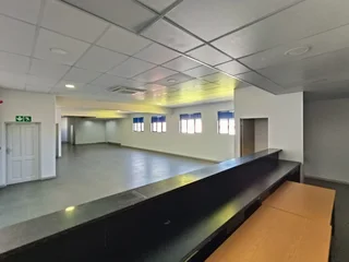 OFFICE / RETAIL SPACE AVAILABLE TO RENT IN FAIRFIELD ESTATE, PAROW | 235m²