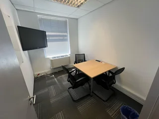 EDWARD STREET | SECOND FLOOR OFFICE SPACE TO RENT | TYGER VALLEY | 597m²