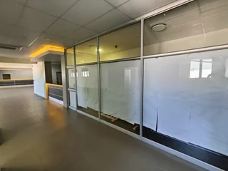 OFFICE / RETAIL SPACE AVAILABLE TO RENT IN FAIRFIELD ESTATE, PAROW | 235m²