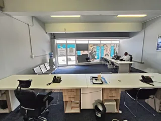 ELSIES RIVER INDUSTRIAL | RETAIL SPACE FOR RENT | PAROW | 72m²