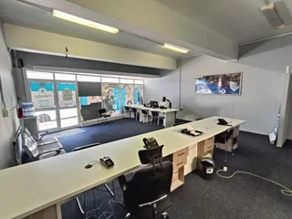 ELSIES RIVER INDUSTRIAL | RETAIL SPACE FOR RENT | PAROW | 72m²