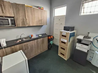ELSIES RIVER INDUSTRIAL | RETAIL SPACE FOR RENT | PAROW | 72m²
