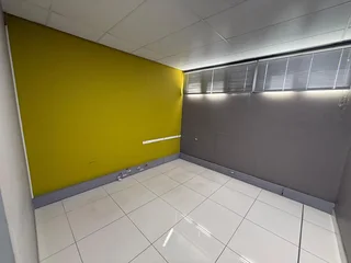 OFFICE SPACE AVAILABLE TO LET IN TABLE VIEW | 168m²