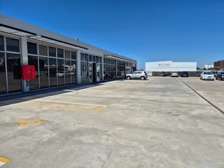 2,246m² Showroom to Let in Woodstock