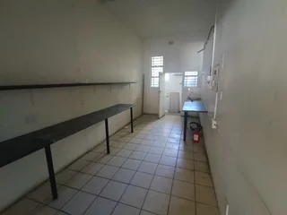 MIDDESTAD BUILDING | RETAIL SPACE TO LET IN PAROW | 100m²