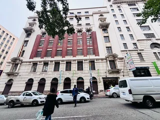 Salon Space to Let – Prime Location on Albertina Sisulu Road, Johannesburg