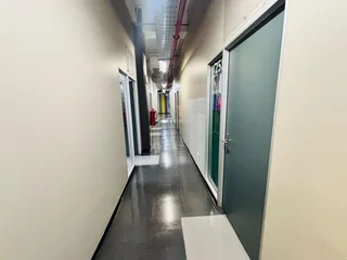 Salon Space to Let – Prime Location on Albertina Sisulu Road, Johannesburg