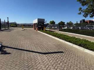 SANDOWN SQUARE BUSINESS PARK | OFFICE SPACE FOR SALE IN SANDOWN | 92m²